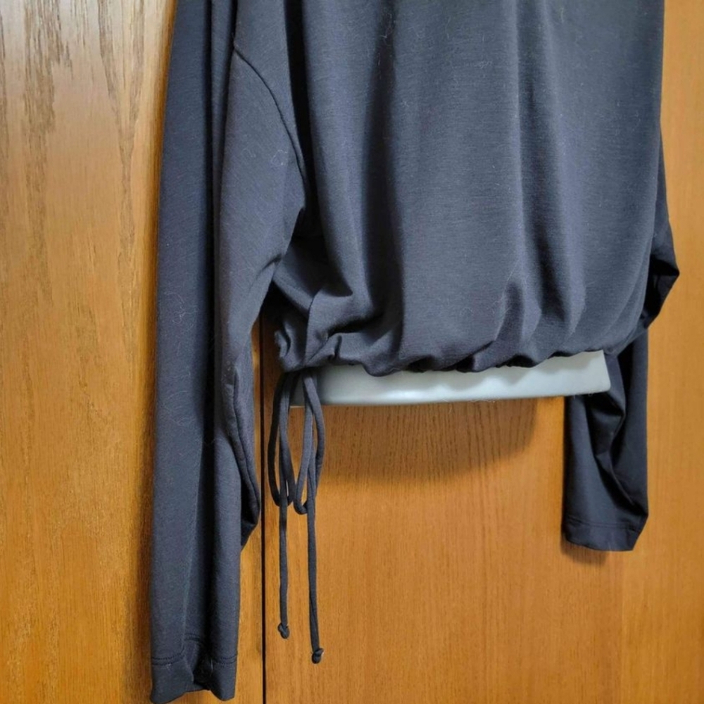 Athleta Cropped Long Sleeve